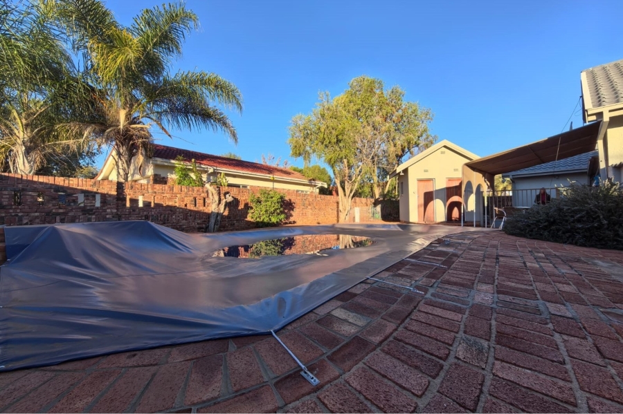 4 Bedroom Property for Sale in Hillcrest Northern Cape